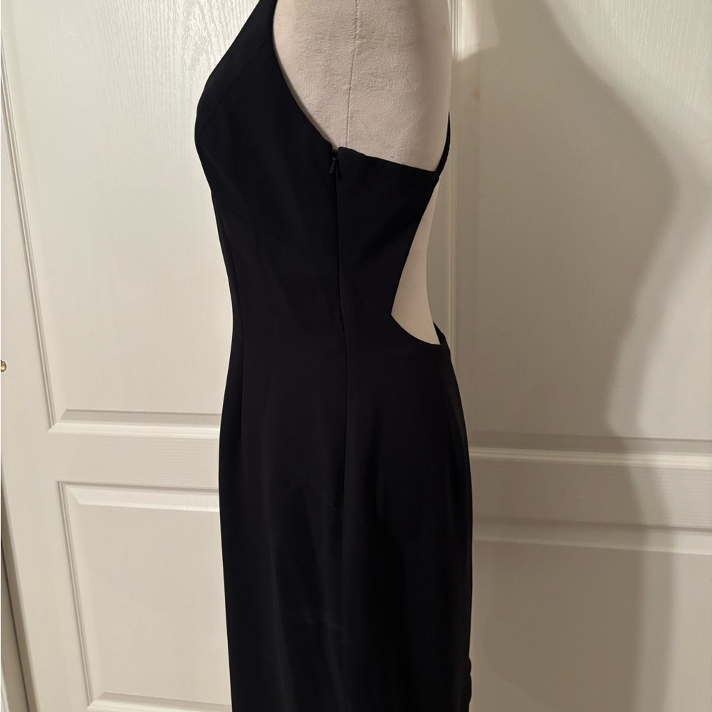Elegant Black Backless Dress - Picture 8 of 9